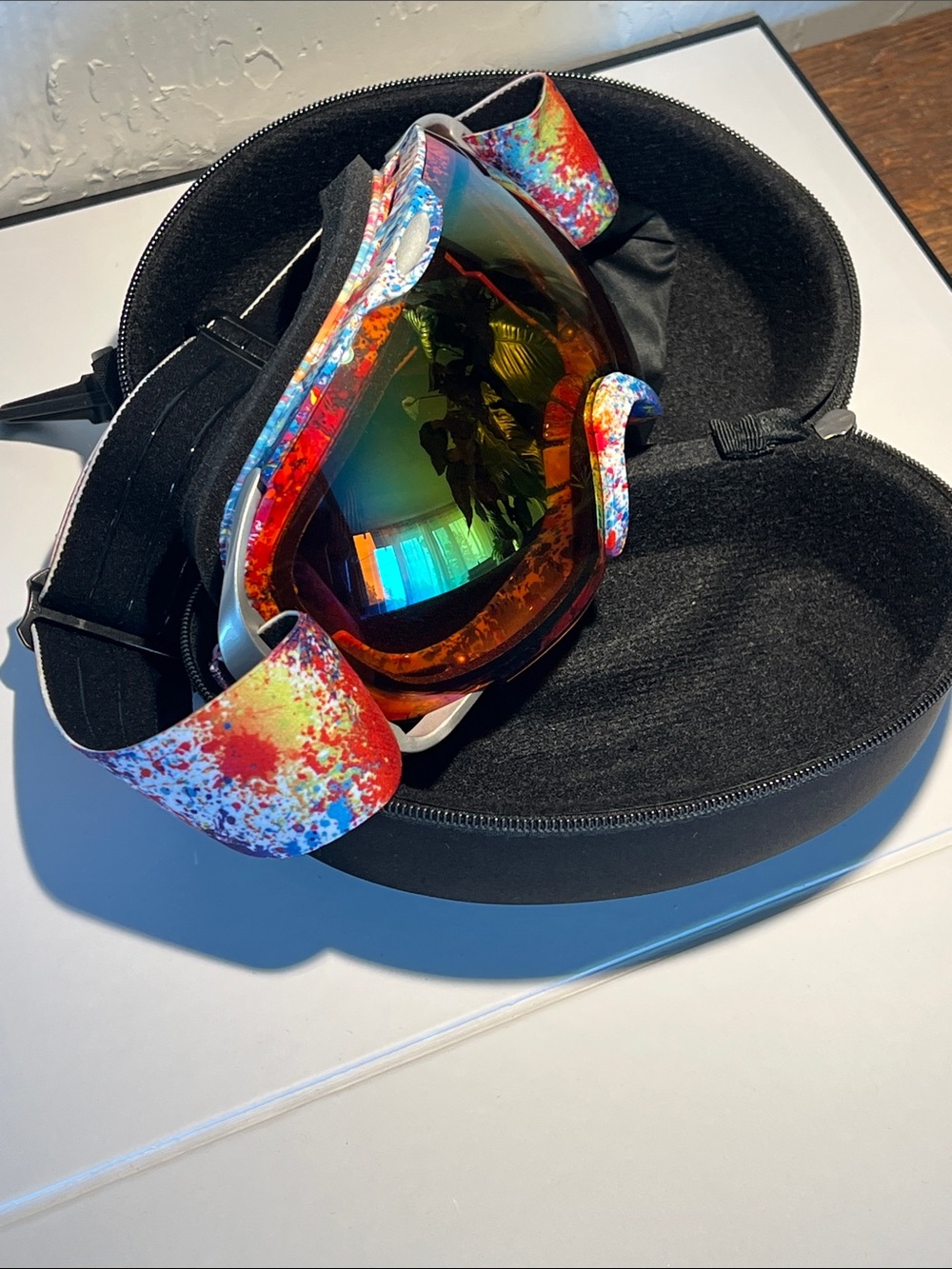 Colorful Splash Ski or Snowboard Goggles with Mirrored Lens Unisex Never used